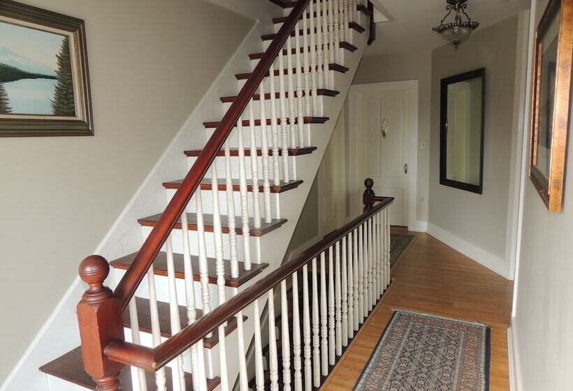 مبيت وإفطار Chandler River Inn