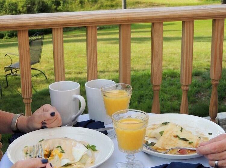 مبيت وإفطار Chandler River Inn