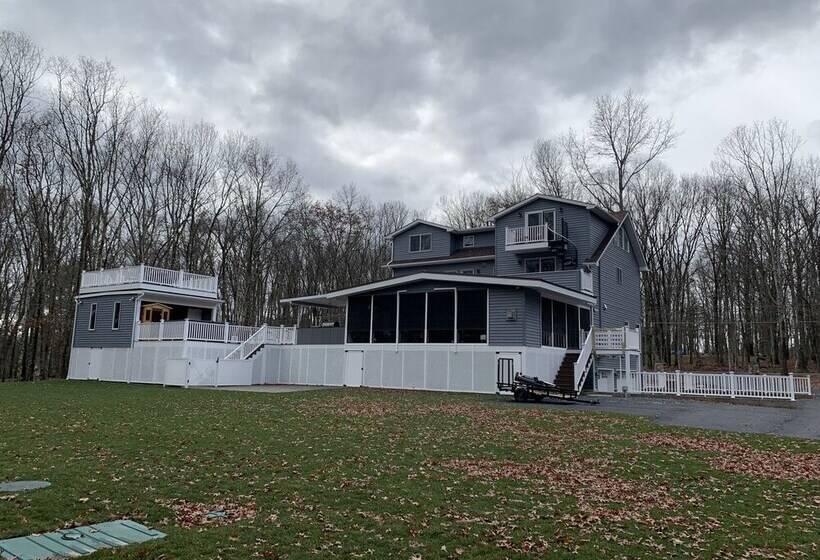 Four Seasons For Fun Bed & Breakfast