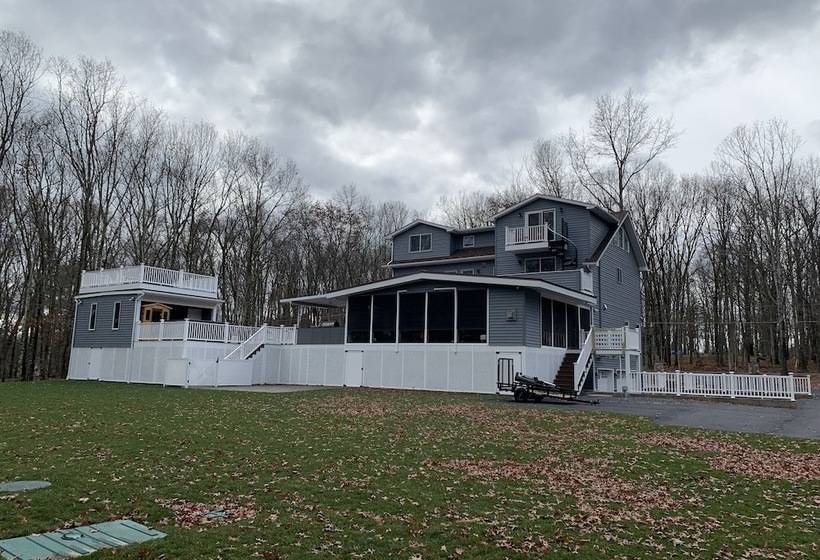 Four Seasons For Fun Bed & Breakfast