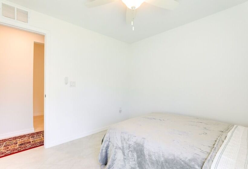 Bright Port Charlotte Home   2 Mi To Beach!