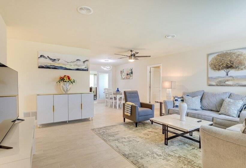 Centrally Located Home In Rotonda West W/ Patio