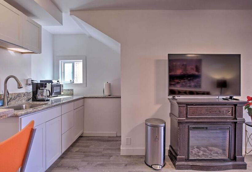 Charming Abode W/ Patio 5 Minutes To Balboa Park!