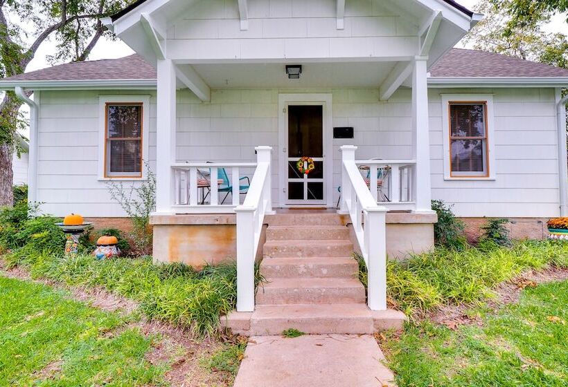 Charming Single Story Home In Historic Georgetown