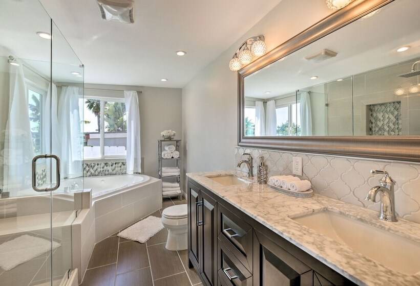 Chic Central San Diego House W/ Private Pool!