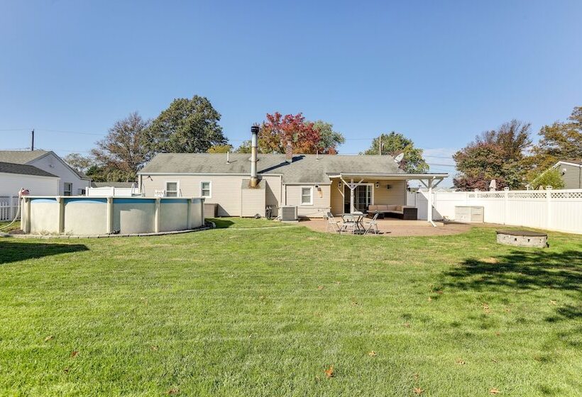 Edison Vacation Home: 1 Mi To Train Station To Nyc