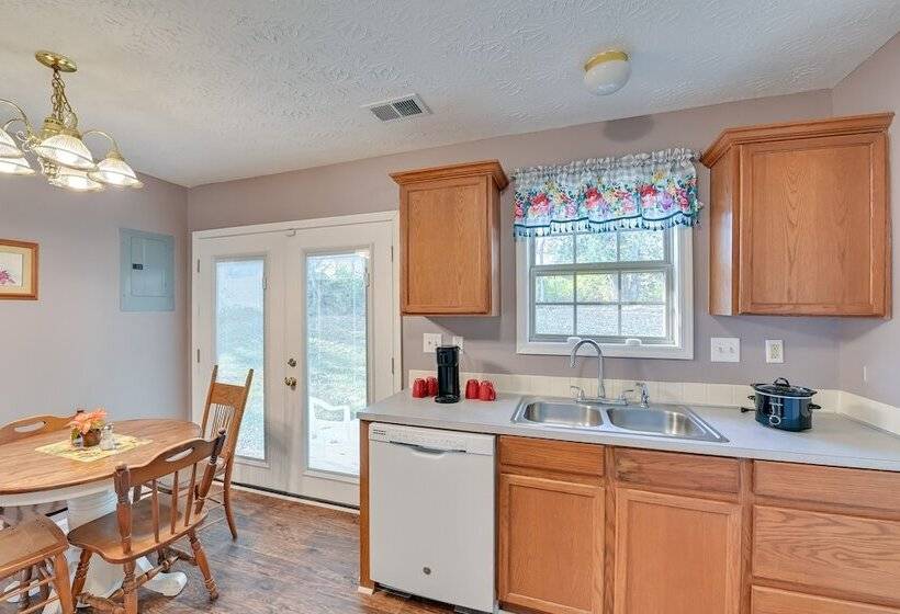 Georgetown Home ~ 6 Mi To Kentucky Horse Park!