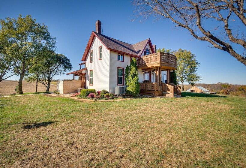 Historic Atchison Farmhouse W/ Patio Near Downtown