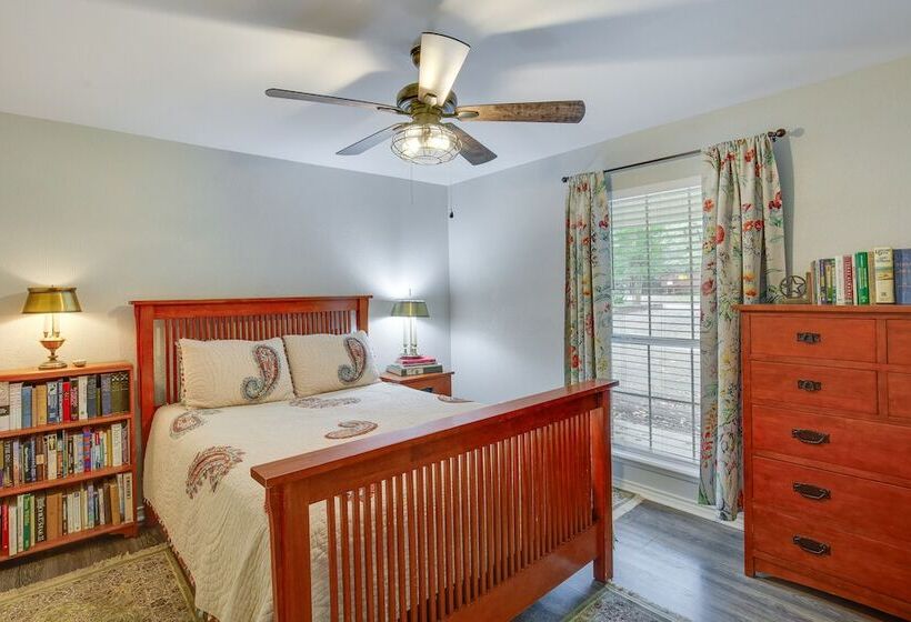 Holly Lake Retreat W/ 3 Community Pools & Yard