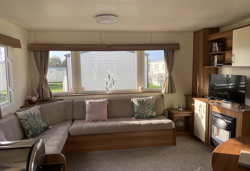 فندق Captivating 2 Bed Caravan In Clacton On Sea
