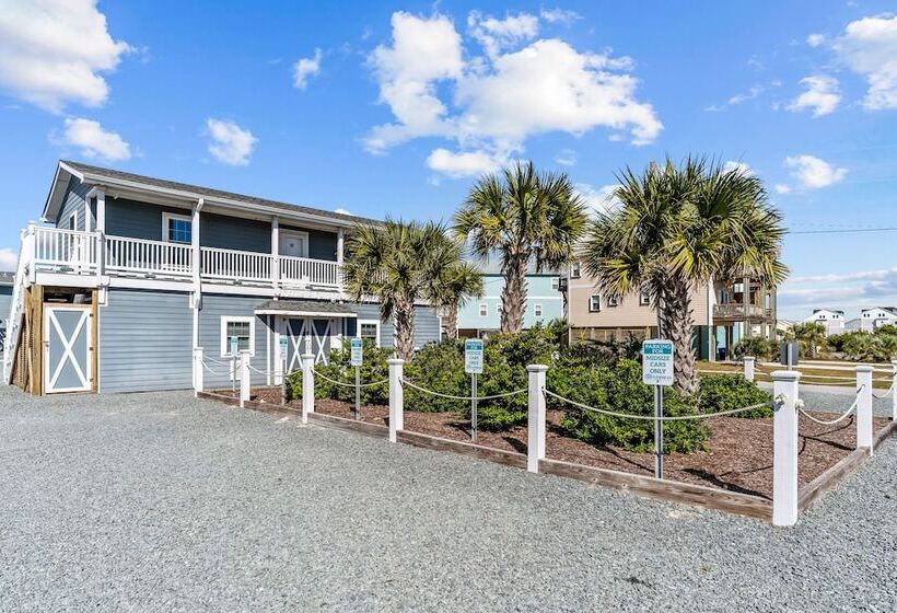 ホテル Loggerhead Inn & Suites