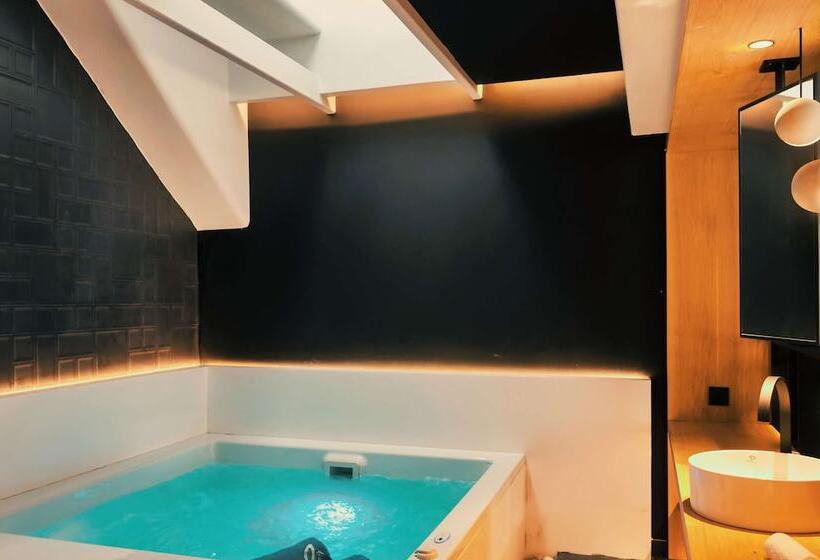 هتل Semeli Coast Mykonos, Curio Collection By Hilton