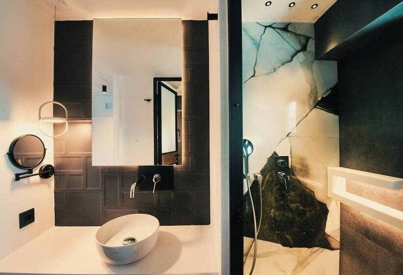 هتل Semeli Coast Mykonos, Curio Collection By Hilton