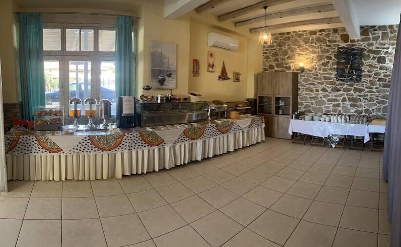 هتل Studio Nikiti Beach