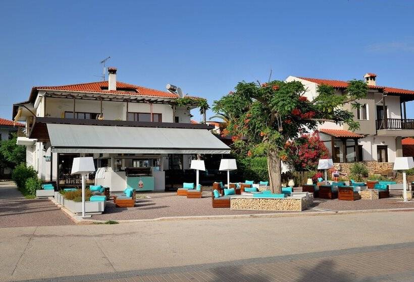 هتل Studio Nikiti Beach
