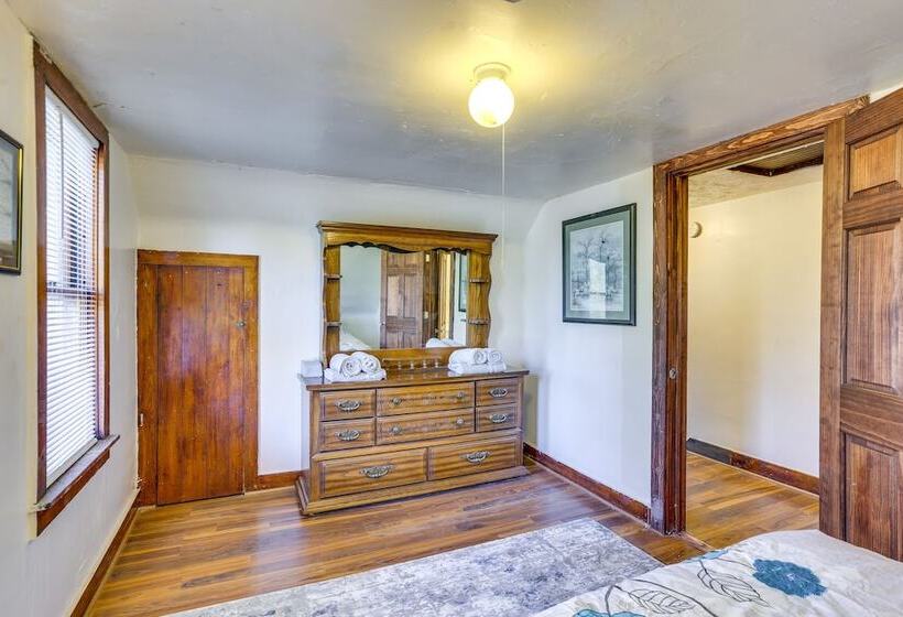 3 Mi To Golf   Beatrice Vacation Home!