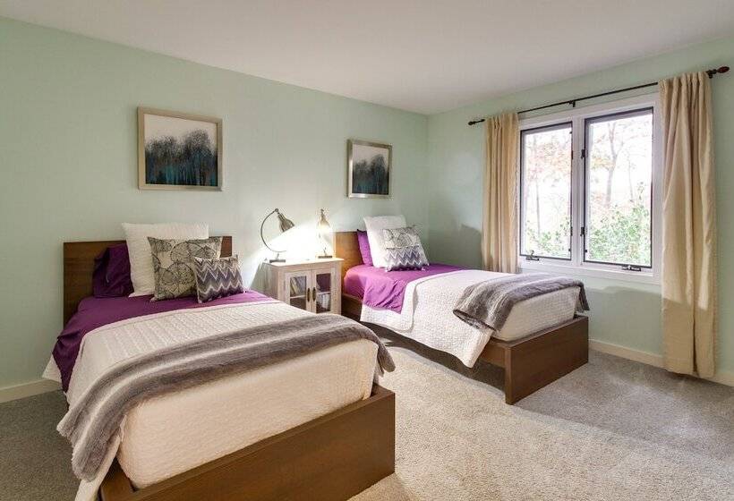 Inviting Charlottesville Retreat W/ Pool & Hot Tub