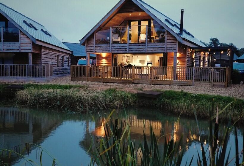 Lake View Lodge
