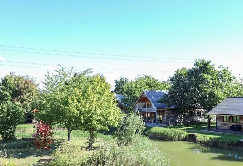 Lake View Lodge