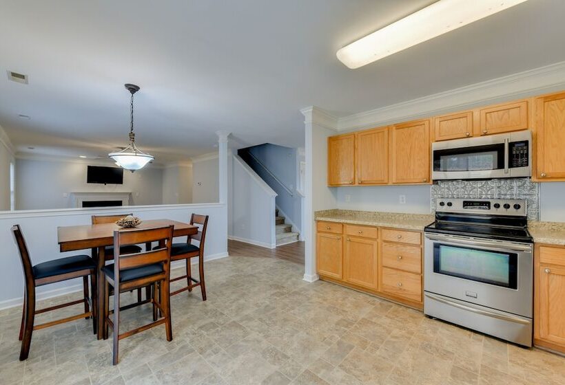 Charlotte Home ~ 11 Mi To Downtown!