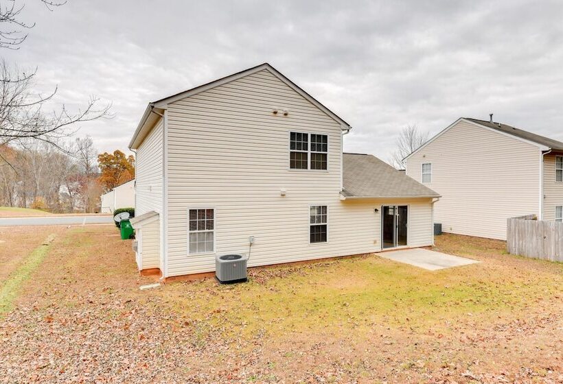 Charlotte Home ~ 11 Mi To Downtown!