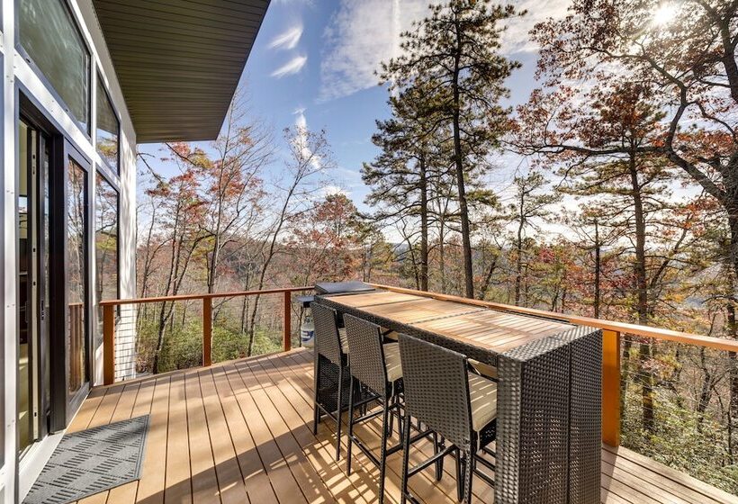 Modern Mountain View Sanctuary In Pisgah Forest