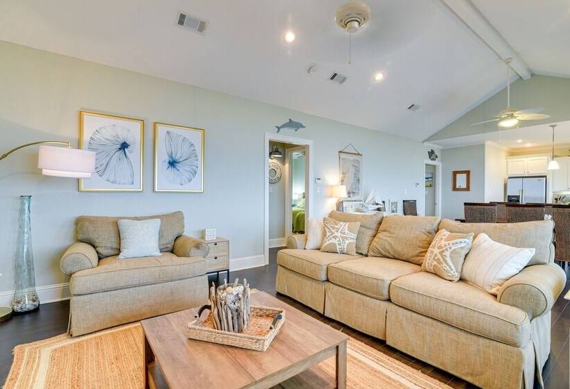 Oceanfront Crystal Beach Vacation Home W/ Deck!