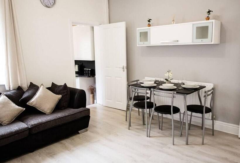 레지던스 Stay Comfortable Close To City Centre 4 Bed House!