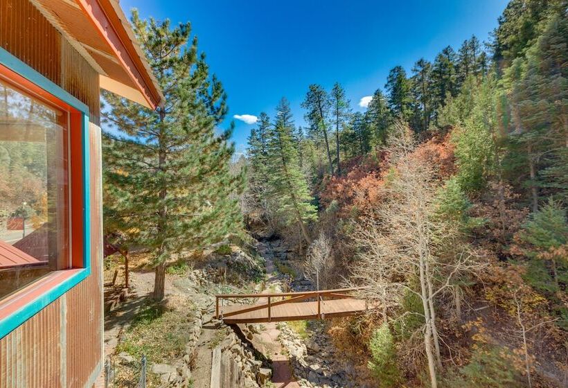 Riverside Retreat W/ Screened Porch: 6 Mi To Taos!