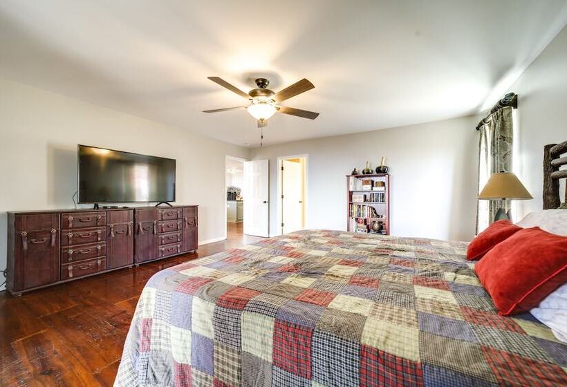 Cabin W/ Mountain Views: Near Cashiers & Highlands