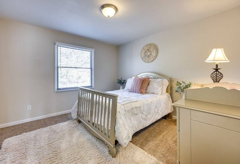 Spacious Colorado Springs Home With Fire Pit!