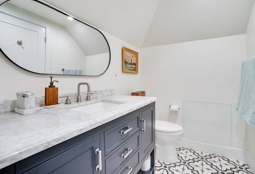 Spacious Minneapolis Home   2 Mi To Downtown!