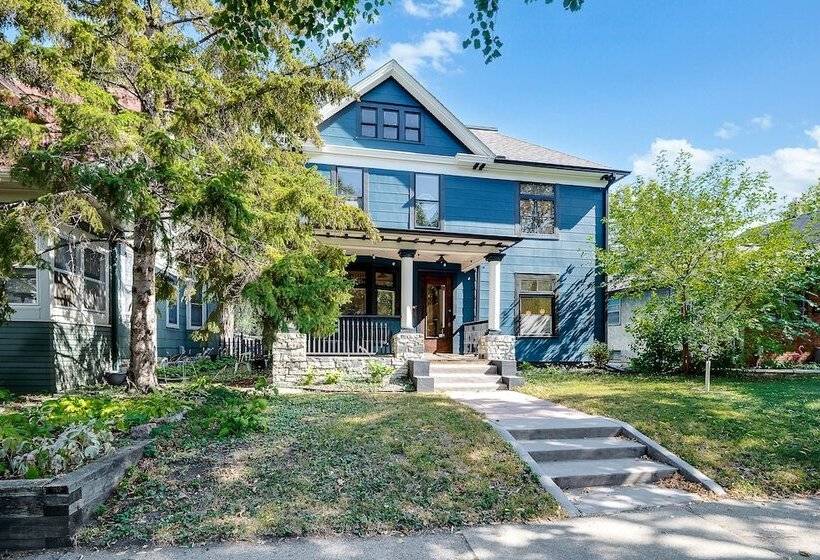 Spacious Minneapolis Home   2 Mi To Downtown!