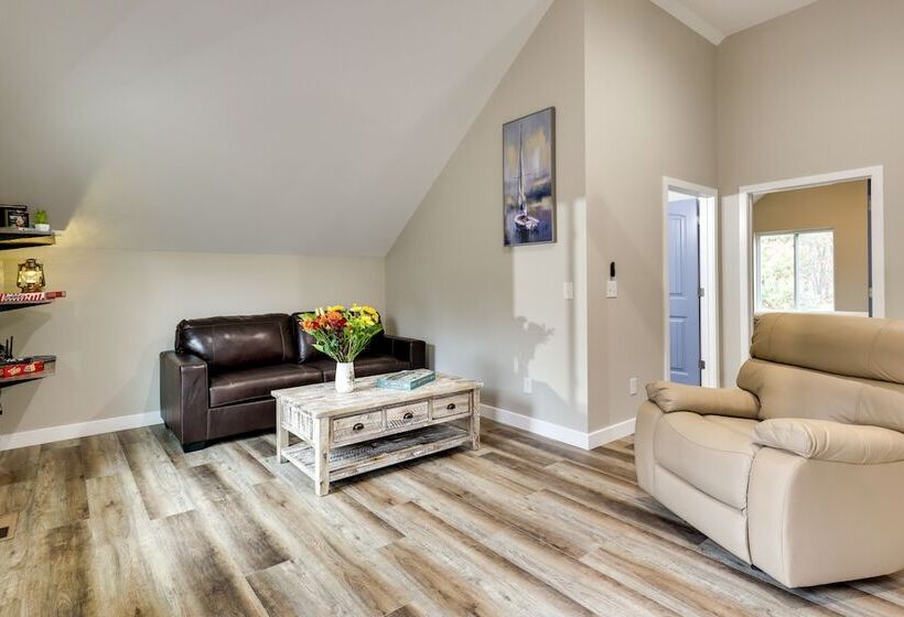 Spacious + Serene Camdenton Home W/ Hot Tub!