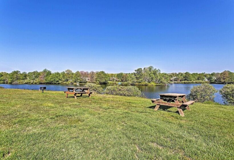 Stellar Long Pond Home With Hot Tub And Fire Pit!
