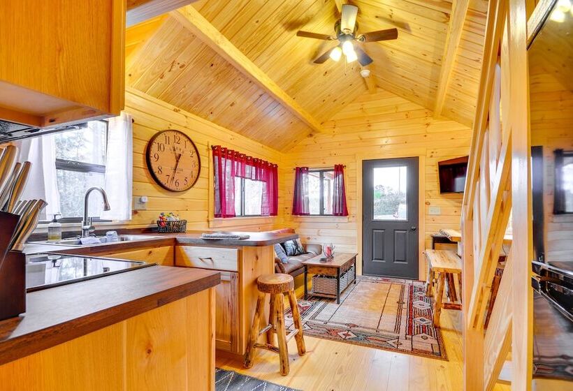 Traphill Cabin Retreat W/ Scenic View & Fire Pit!