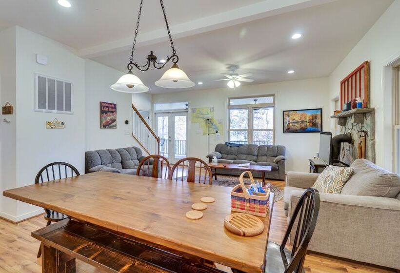 Waterfront Lake Anna Home: Kayaks & Private Dock