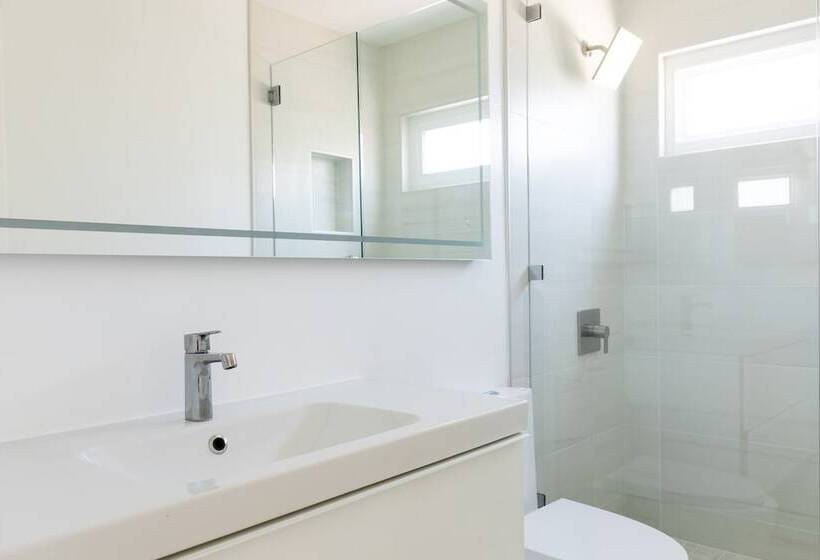 Avalon Ii By Avantstay Chic & Stylish San Diego Condo W/ Vibrant Interiors