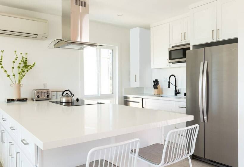 Avalon Ii By Avantstay Chic & Stylish San Diego Condo W/ Vibrant Interiors