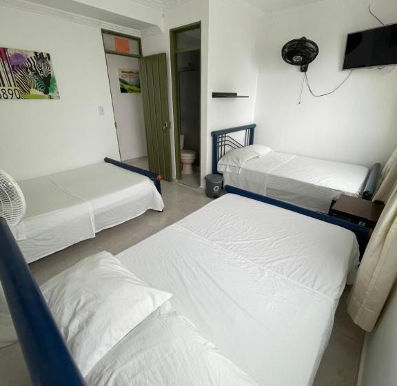 هتل California Tropical