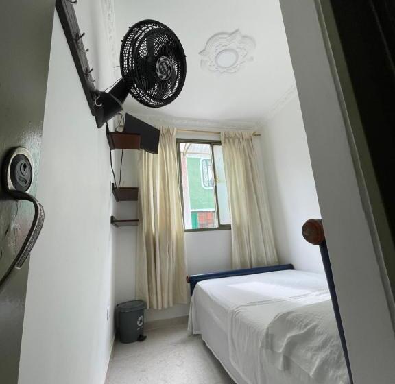 هتل California Tropical