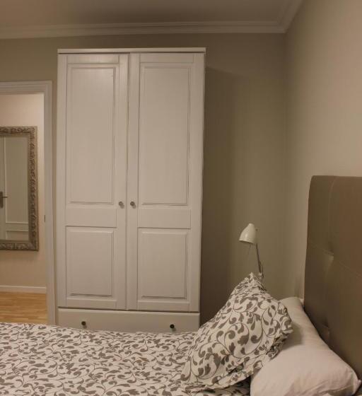 פנסיון Apartamento Sanguesa