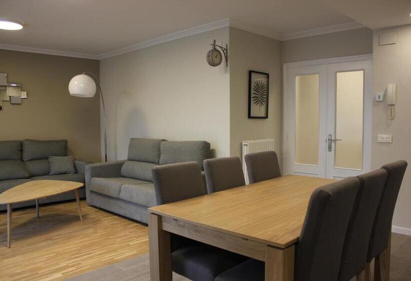 פנסיון Apartamento Sanguesa