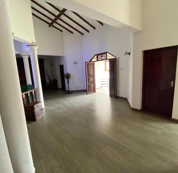 פנסיון The Serene House