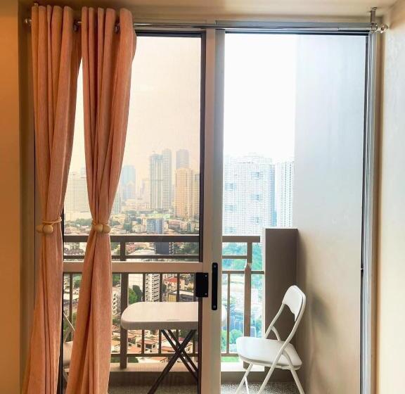 Prisma Residences By La Casa Staycation