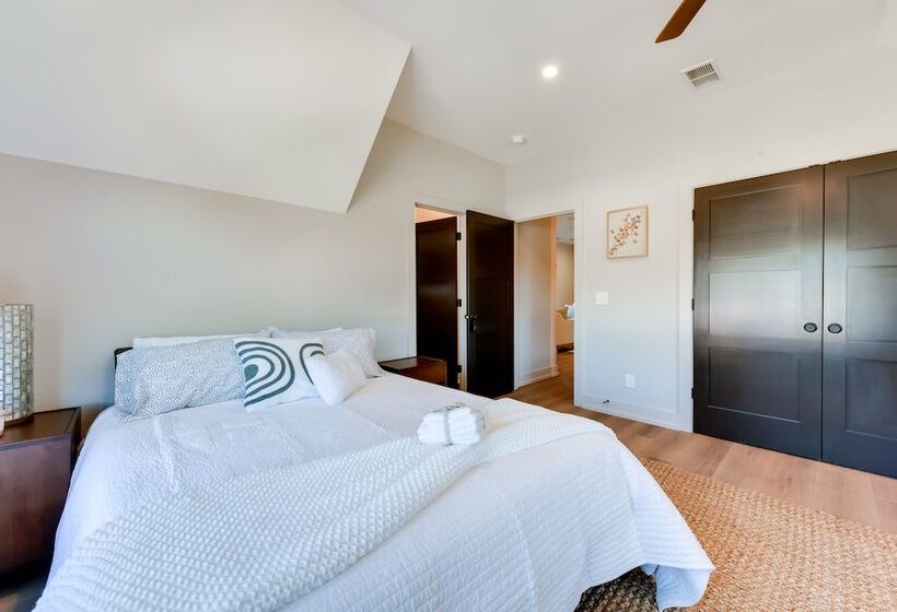 The Retreat At Lake Norman: Boat Dock & Pool!