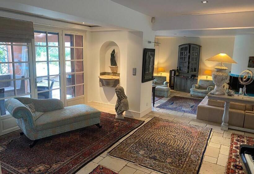 ベッドアンドブレックファースト L’hacienda Francesa