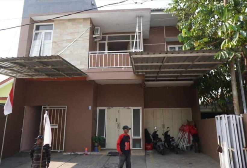 ホテル Spot On 93611 Kost Pak Suyatno Syariah 2