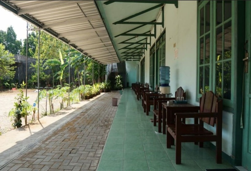 ホテル Spot On 93611 Kost Pak Suyatno Syariah 2