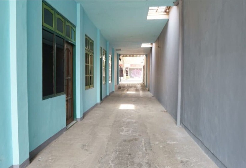ホテル Spot On 93611 Kost Pak Suyatno Syariah 2